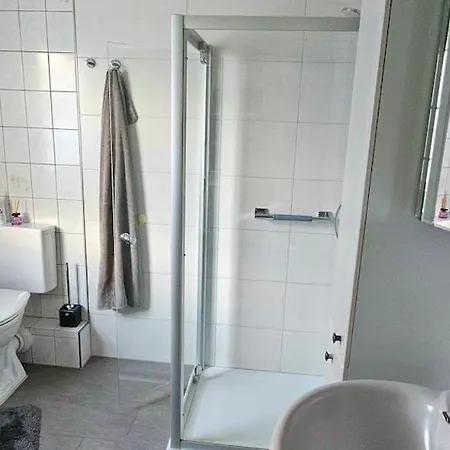 Apartmán Gemuetliche Dachgeschosswohnung Mit Balkon In *