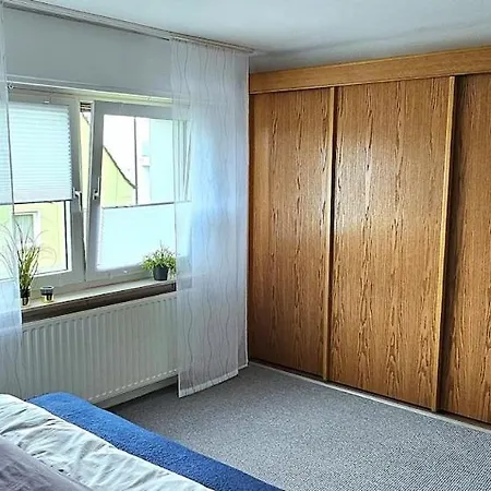 Apartmán Gemuetliche Dachgeschosswohnung Mit Balkon In