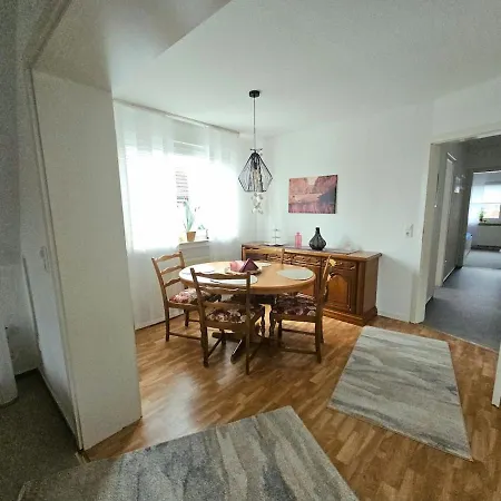 Apartmán Gemuetliche Dachgeschosswohnung Mit Balkon In *