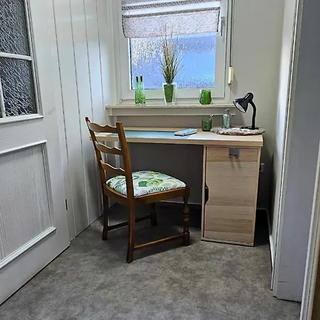 Gemuetliche Dachgeschosswohnung Mit Balkon In