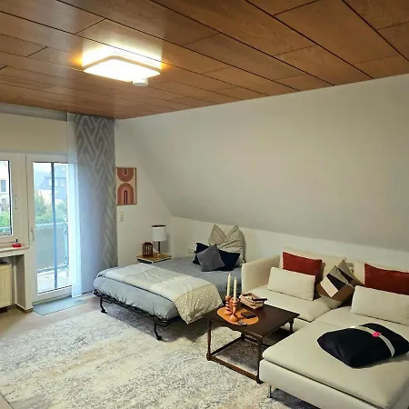 Apartmán Gemuetliche Dachgeschosswohnung Mit Balkon In *