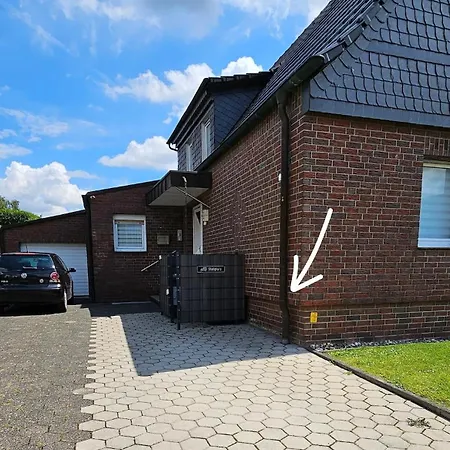 Gemuetliche Dachgeschosswohnung Mit Balkon In Apartmán