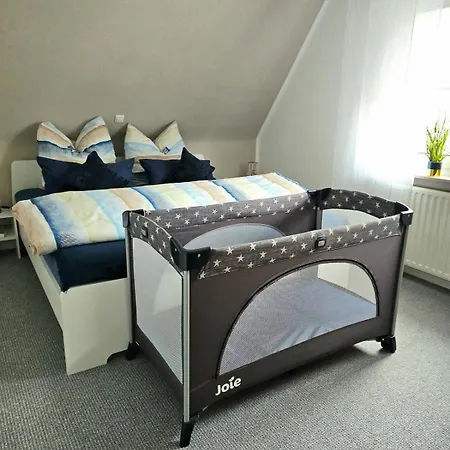 Gemuetliche Dachgeschosswohnung Mit Balkon In Apartmán