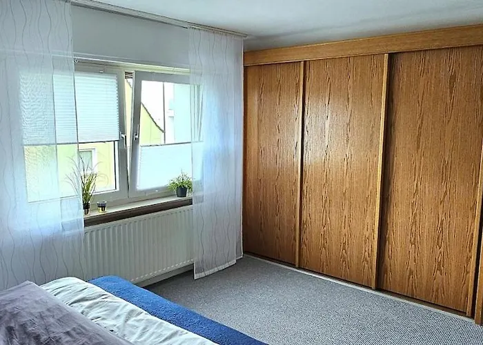 公寓 Gemuetliche Dachgeschosswohnung Mit Balkon In