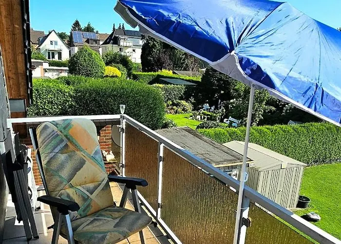 Gemuetliche Dachgeschosswohnung Mit Balkon In 公寓