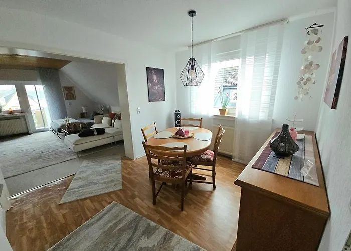 Gemuetliche Dachgeschosswohnung Mit Balkon In * 多特蒙德