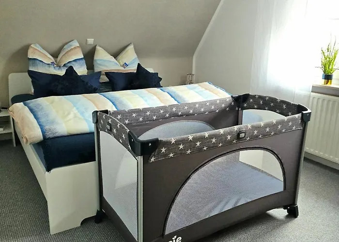 Gemuetliche Dachgeschosswohnung Mit Balkon In 公寓