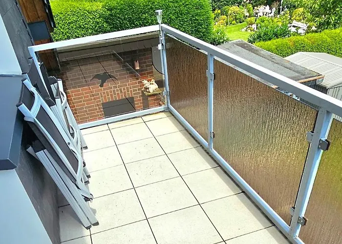 Gemuetliche Dachgeschosswohnung Mit Balkon In 公寓