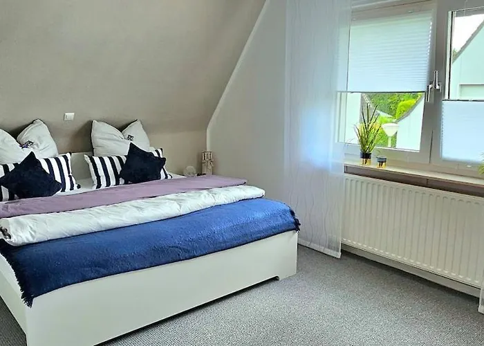 Gemuetliche Dachgeschosswohnung Mit Balkon In Lejlighed