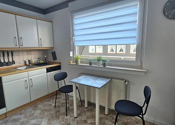 Gemuetliche Dachgeschosswohnung Mit Balkon In Lejlighed *